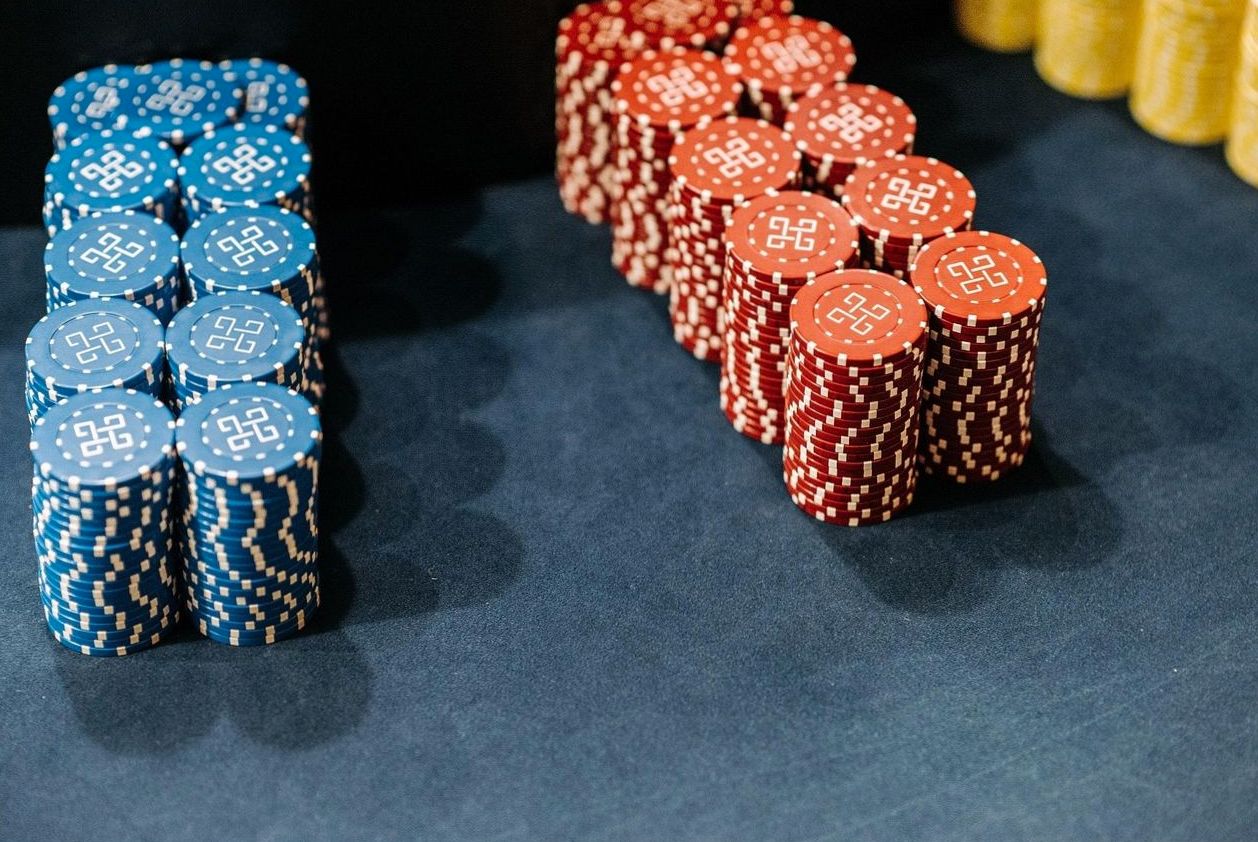 Casino table maintenance
